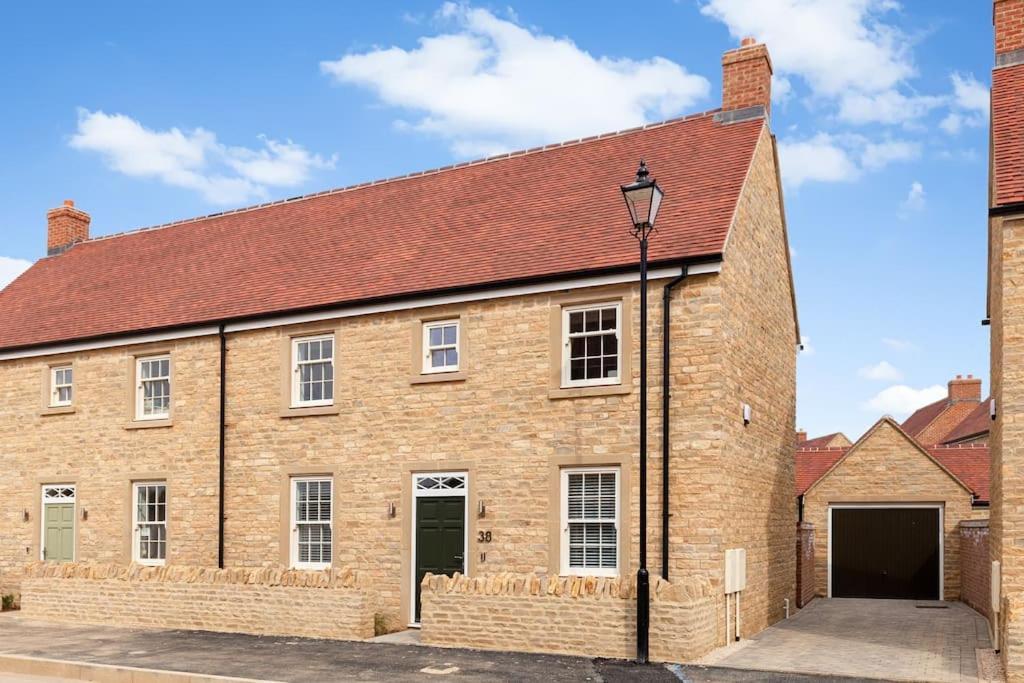 Oxfordshire Living - The Vanderbilt - Woodstock Villa Exterior photo