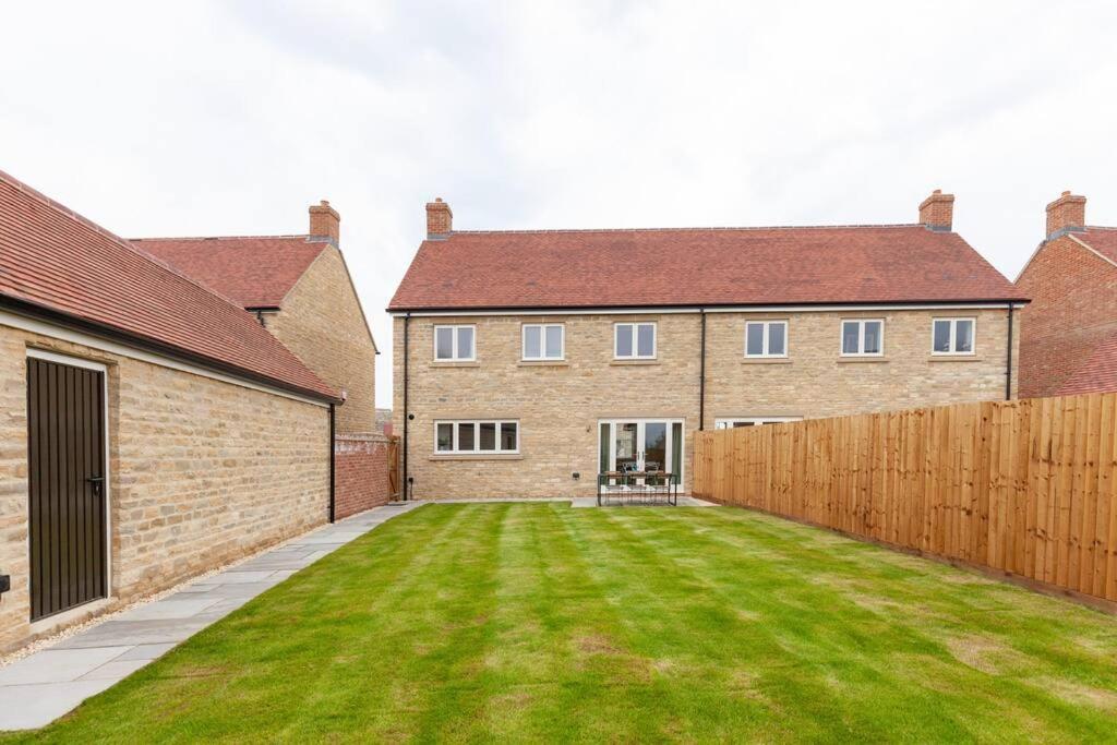 Oxfordshire Living - The Vanderbilt - Woodstock Villa Exterior photo